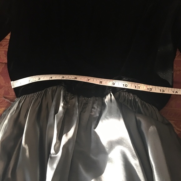 Lloyd Williams Size 8 Black Velvet & Silver Metallic Dress W/ Belt Vintage 80’s - Picture 11 of 14